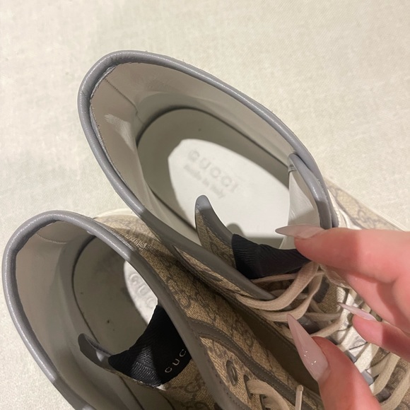 High top Gucci Sneaker in Light Brown - Picture 6 of 8